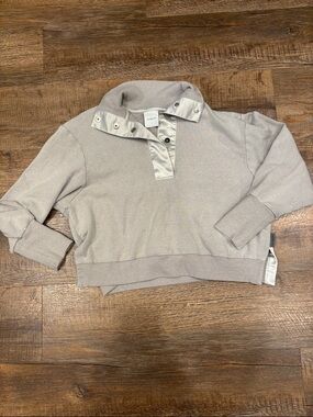 Varley Light Taupe Snap-Front Cropped Pullover Sweatshirt